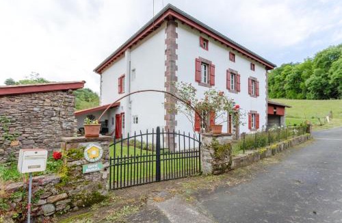Saint-Etienne-de-Baigorry House | Gite Etxaluzenea