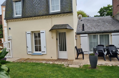 Etretat House | Gite Etretat center with garden and parking