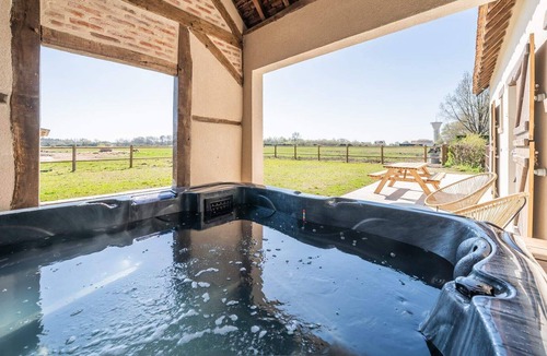 Mery-sur-Cher Cottage | Gîte-Exclusive-Ensuite with Shower-Countryside view