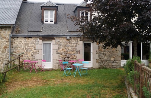 Saint-Exupery-les-Roches House | Gite for 15 people