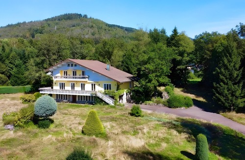 Le Thillot Cottage | Gite for 15 People with Sauna and Spa