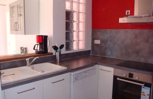 Saint-Gilles Apartment | Gîte for 2/3 people with Jacuzzi in the Camargue on the banks of the Petit Rhône