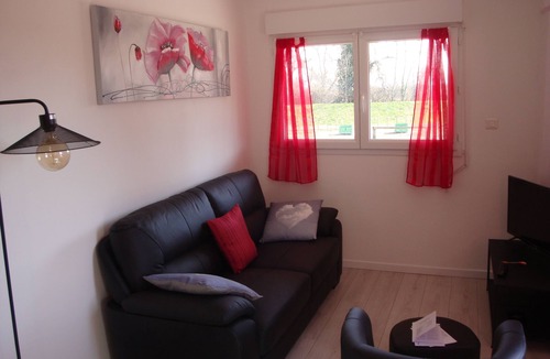 Saint-Gilles Apartment | Gîte for 2/3 people with Jacuzzi in the Camargue on the banks of the Petit Rhône