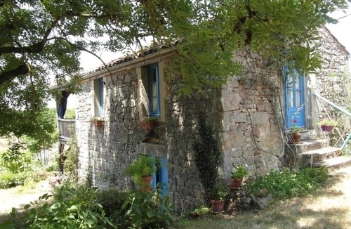 Vaour House | Gite for 2 - bright, natural, quiet and comfortable