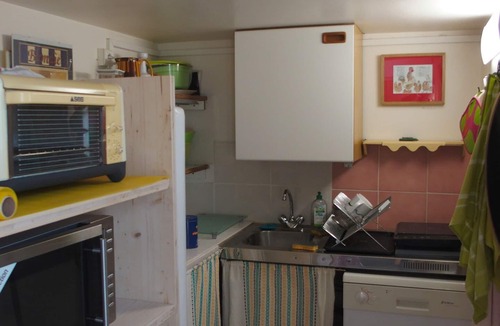 Osses Apartment | Gîte for 2 people; on one level; with shared swimming pool;