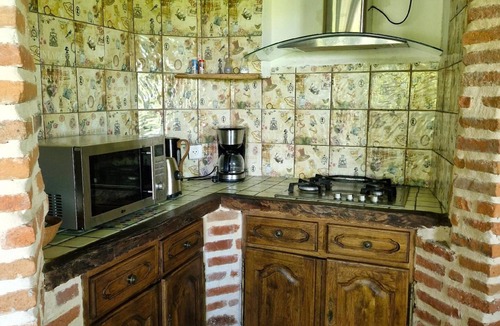 Marliac House | Gîte for two to six people, swimming pool, bowling green, spa, tennis.