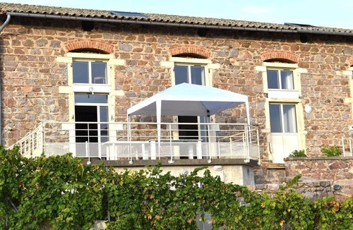 Saint-Etienne-des-Oullieres House | Gite du Clair de Nety