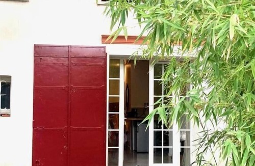 Saint-Genis Cottage | Gîte-Massane-Apartment-Ensuite with Bath-Courtyard view