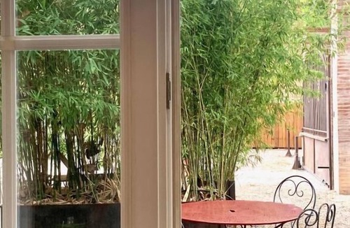 Saint-Genis Cottage | Gîte-Massane-Apartment-Ensuite with Bath-Courtyard view