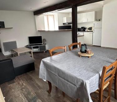 Saint-Maurice-la-Souterraine House | Gite Pierre et Modernité