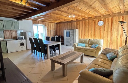 Saint-Vincent-de-Connezac House | Gîte in the heart of the forest