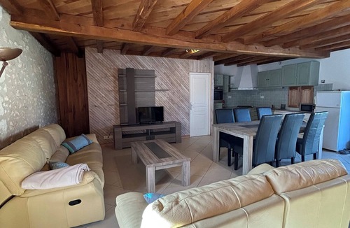 Saint-Vincent-de-Connezac House | Gîte in the heart of the forest