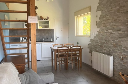 Sainte-Foy-Saint-Sulpice Cottage | Gîte-Classic-Ensuite with Bath