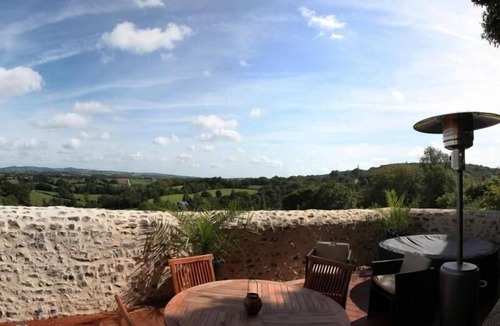 Chammes House | Gite Sainte-Suzanne-et-Chammes, 1 bedroom, 2 persons