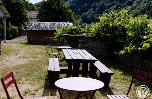 Laval-sur-Luzege House | Gite