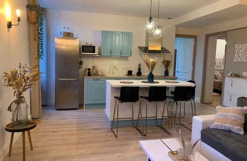 Le Pin Apartment | Gîte La Dune with Garden and Private Jacuzzi
