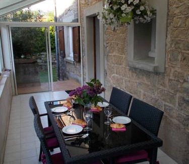 Saint-Jean-d'Alcapies House | Gite Gabrielle