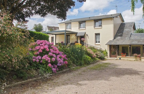 Fontenay House | Gîte 'Gite Paysan Lecarpentier' with Shared Garden and Wi-Fi