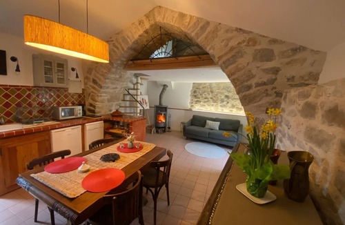 Riviere-sur-Tarn Apartment | Gite Glycines, terrace under the Glycine, other terrace for the sunset