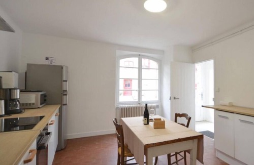 Mondragon House | Gite Grenache