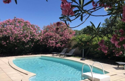 Mondragon House | Gite Grenache