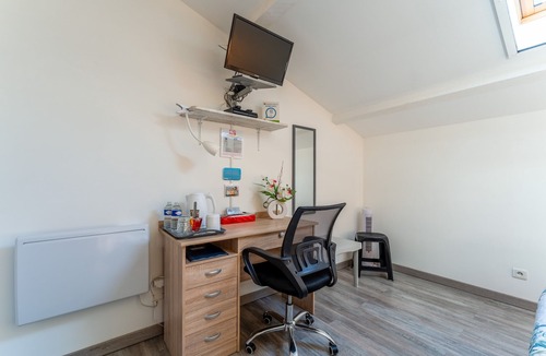 Saint-Ambroix Bed & Breakfast | Gite - Guest Room l'Occitania 44m² - Room and Annex 55 m²