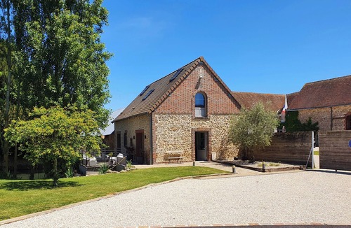 Poisvilliers Condo | Gîte in a farmhouse dating from 1856. Accommodation 10 min from Chartres/Maintenon.