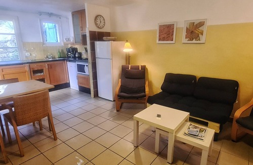 Salernes Cottage | Gîte in a peaceful setting between olive trees and swimming pool