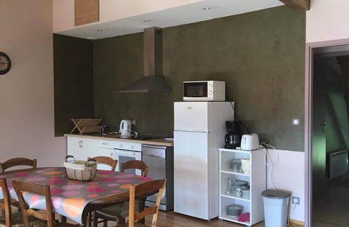 Camarade Cottage | Gite in a renovated barn with swimming pool and views of the Pyrenees