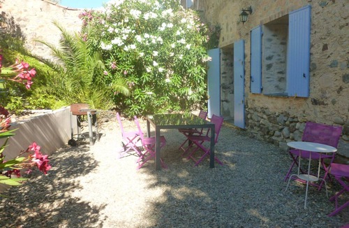 Roquebrun Apartment | GITE IN LANGUEDOC SLEEPS 4, 5-MINUTE WALK FROM WATERFRONT