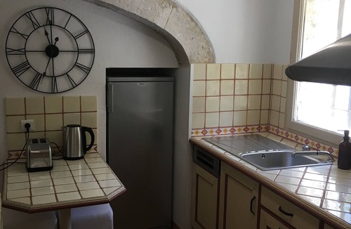 Forcalquier House | Gite in old mill with private swimming pool