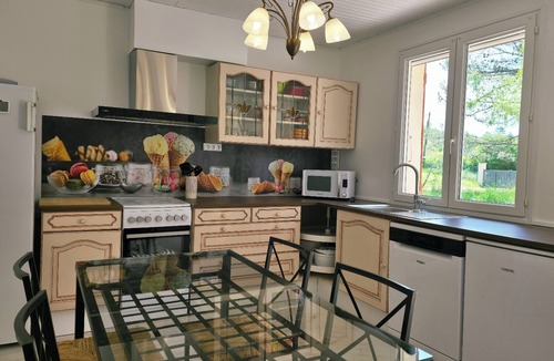 Banon House | Gîte in Provence with covered swimming pool, in a peaceful natural setting