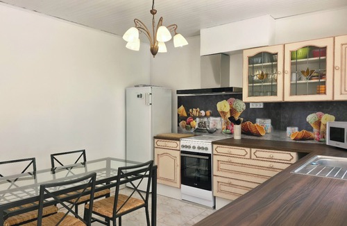 Banon House | Gîte in Provence with covered swimming pool, in a peaceful natural setting