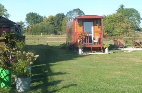 Malleville-sur-le-Bec House | GITE IN ROULOTTE. comfort all year round with heating