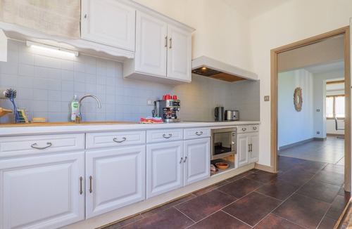 Joyeuse Cottage | Gîte in Southern Ardèche with Jacuzzi, Wi-Fi, and Air Conditioning