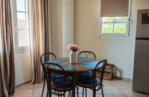 Aureille House | Gîte in the Alpilles in Provence