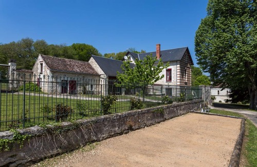 Noyant-de-Touraine House | Gîte in the grounds of Domaine de Brou