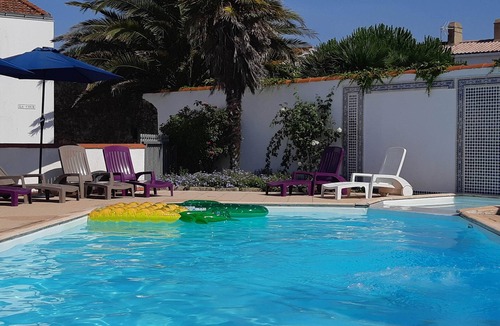 Sallertaine House | Gite in the heart of an artisan village - marsh views - near ocean
