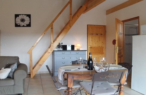 Salleles-d'Aude House | Gite in the middle of the vineyards, near the canal with swimming pool.