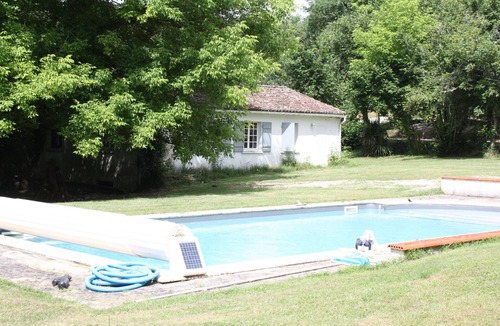 Reaup-Lisse House | Gite in the woods with shared heated pool