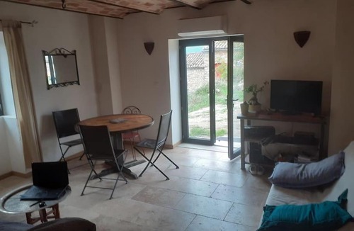 Allegre Les Fumades House | Gite indépendant