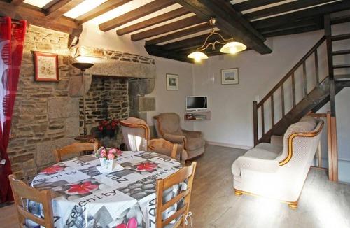 Isigny-le-Buat Cottage | Gite Isigny-le-Buat, 2 bedrooms, 4 persons