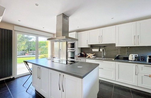 Samoreau House | Gite Jade - Four Bedroom House, Sleeps 8