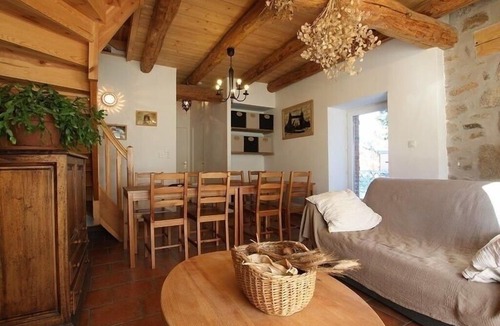 Jullianges House | Gite Jullianges, 2 bedrooms, 6 persons