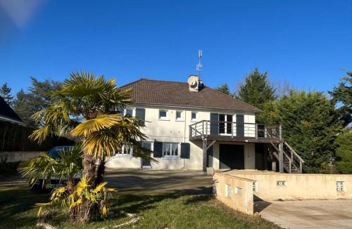 Fontaine-le-Comte House | Gîte Jumapi family house with swimming pool
