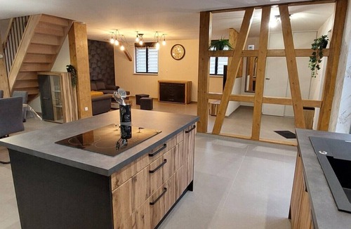 Sand House | Gîte kymsourit: Spacious 4-Star Cottage with Pool and Sauna