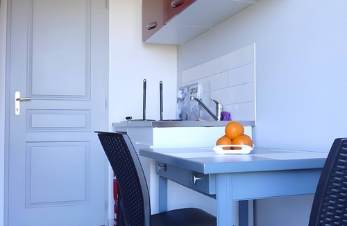 Saint-Leonard Apartment | Gîte "l'escale": Peaceful Stay 2 km from the Sea in Normandy