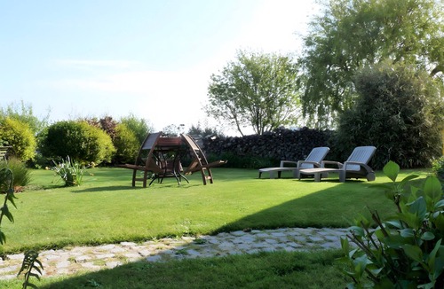 Saint-Leonard Apartment | Gîte "l'escale": Peaceful Stay 2 km from the Sea in Normandy