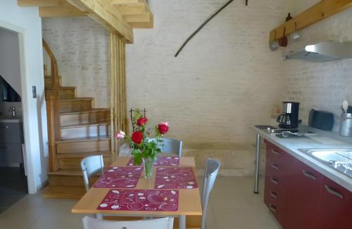 Saint-Hilaire-la-Palud House | Gite L'Etable - Les Gites Du Moulin