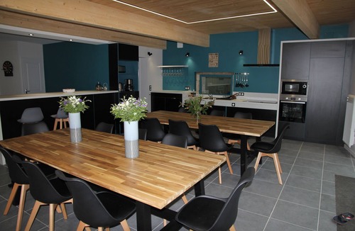 Azay-le-Rideau House | Gite l'Hermine, 15 pers, heated indoor pool, RDC PMR, enclosed garden